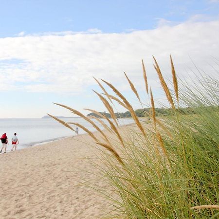 Strandnahe 2-Raum-Ferienwohnung Mit Balkon - Strandhaus Moenchgut Fewo 10 Лобе Екстериор снимка