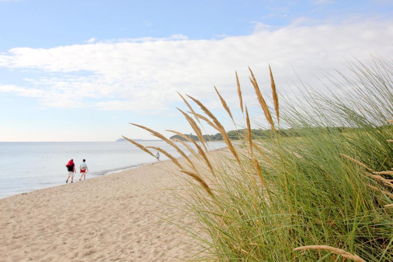 Strandnahe 2-Raum-Ferienwohnung Mit Balkon - Strandhaus Moenchgut Fewo 10 Лобе Екстериор снимка