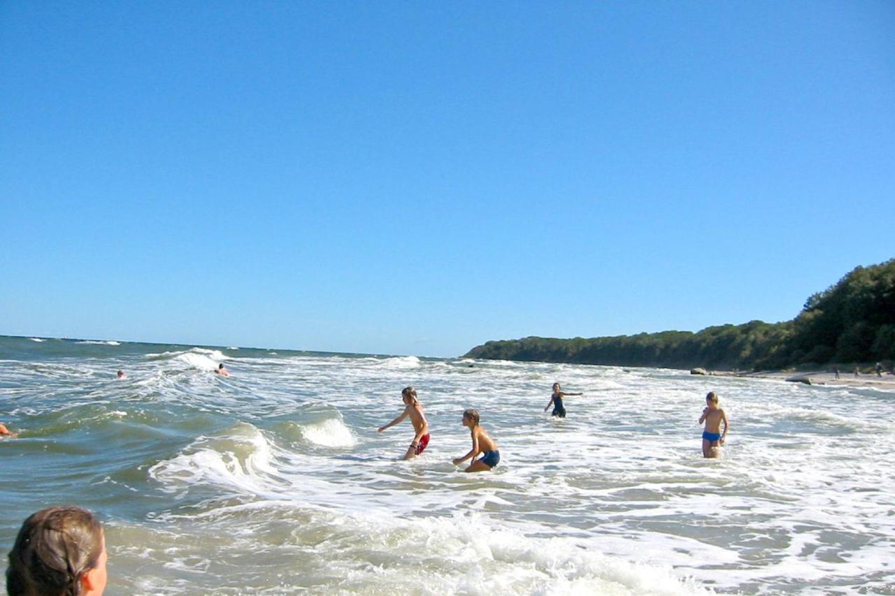 Strandnahe 2-Raum-Ferienwohnung Mit Balkon - Strandhaus Moenchgut Fewo 10 Лобе Екстериор снимка
